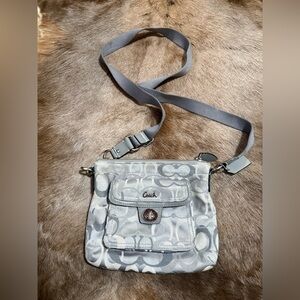 Coach Penelope Optic Signature C's Crossbody Bag/Purse in Silver & Grey.